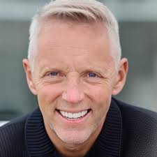 helzbergdiamonds #leadership #anniversary #gratitude #retailinnovation