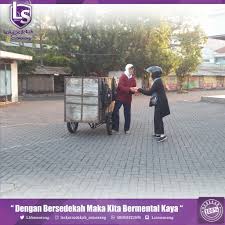 Banyak sekali para pelamar kerja yang memasukkan riwayat organisasinya dalam cv tapi hanya sebagai anggota dan tanpa info apa saja yang sudah dilakukannya dalam organisasi itu dan pencapaian apa yang pernah diraihnya di organisasi tersebut. Laskar Sedekah Semarang Kembali Melakukan Tebar Nasi Bungkus Laskar Sedekah