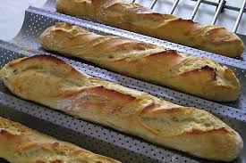 Baguettes Maison Sans Machine Ni Robot Recette Plat En 2020 Recettes De Cuisine Recette Cuisine Facile Cuisine Facile