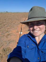 Ella Farley (@farley_ella)