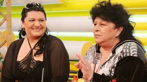 Her zodiac sign is aries. Mindenegybenblog