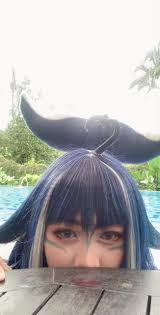 Ekor Cosplay Di Cabut Keluar Air Asli