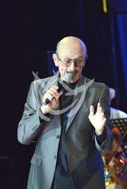 8 de diciembre de 1946), conocido como sergio esquivel, es un cantautor mexicano nacido en ticul, yucatán.cita requerida. Mezcalent Sergio Esquivel Por Manzanero
