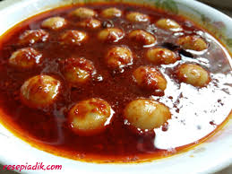 Pernahkah anda mengalami situasi dimana anda kehabisan stok lauk di dalam peti ais kecuali telur? Resepi Sambal Telur Puyuh Sodap Resepi Adik