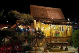 During the month of ramadan, fasting is done between dawn and dusk and on this day, muslims all over the region can end their fast and enjoy fellowship. Anak Kota Sewa Suasana Kampung Raikan Aidilfitri
