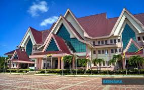 Letak kerajaan pada masa kejayaannya, kerajaan malaka merupakan pusat perdagangan dan penyebaran islam di asia tenggara.perkembangan aktivitas perdagangan di selat malaka pada waktu itu didominasi oleh pedagang islam.mereka hanya melakukan aktivitas perdagangan pada. Bernama Kerajaan Negeri Melaka Masih Berfungsi Seperti Biasa Ketua Menteri