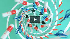 director ecd jon noorlander creative director gosha kuznetsov executive producer adrienne mitchell senior design producer emily s モーショングラフィックス デザイン グラフィックス