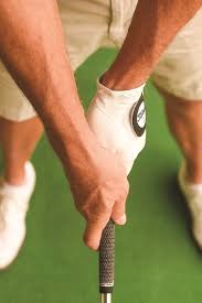 Cách cầm gậy golf