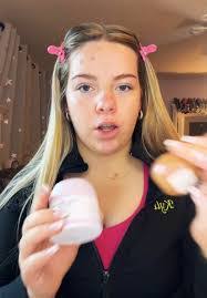 Kylie Hampton's Instagram, Twitter & Facebook