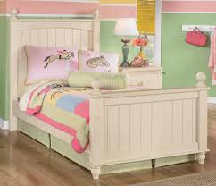 Add a touch of nostalgia with the cottage style of the kiana twin metal headboard. Ashley Cottage Retreat B213 Twin Size Poster Bedroom Set 3pcs In Cream Cottage B213 52n 51n 83n 92 2 Tw Set 3