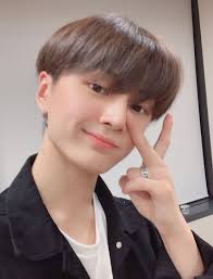 ᴗ• على X: "@ENHYPEN HAPPY BIRTHDAY JAY🎉🥳 ENGENES LOVES YOU SO MUCH 🎉🥳✨  HE REALLY LOVES CORN HAHAHAH https://t.co/Fg2TQdoxUL"