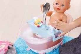 Bath time use the included shiny bath to have bubbles! Zapf Creation 822258 Baby Born Interactive Bathtub With Foam Baby Born Foam Bathtub