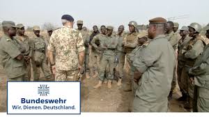 Mit der fortführung der einsätze leistet die bundeswehr einen beitrag zu deutschlands internationaler verlässlichkeit. Mali Three Missions For The Bundeswehr Youtube