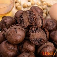 LiSicily - BACI DI ALASSIO (400 Gr) - PRODUZIONE ARTIGIANALE | Buonissimi  Dolci di Pasticceria Artigianale Ripieni di Cioccolato e Cacao Amaro in un  Mix di Nocciole del Piemonte e Mandorle Siciliane :