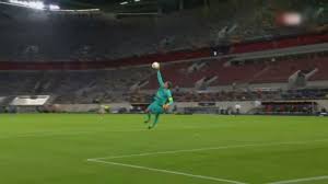 Europa League Lautaro Martinez Definio Por Arriba Y Lucio Al Arquero Del Shakhtar Donetsk Tyc Sports En 2020 Arquero Europa Definir