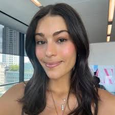 Molly Sims Beauty Secrets, Hair Tips, and Skin Routine