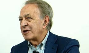 Philine Rinnert dhe Daniel Heer, autorët e ekspozitës në Muzeun e  Mitrovicës