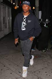 pharrell wearing brooklyn machine works hoodie cactus plant flea market cap and timberland boots メンズファッション 男性のストリートスタイル ファッションアイデア