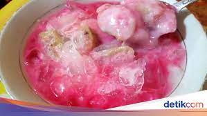 Es pisang ijo merupakan minuman yang menjadi kebanggaan masyarakat makassar. Yuk Buat Es Palu Butung Yang Segar Untuk Buka Puasa