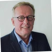 90+ ملفًا شخصيًا يحتوي على “Correll”