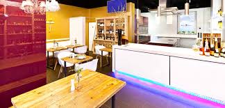 While bistro kitchens often revel in 19th century french charm, an increasing number of these spaces introduce more modern elements, such as contemporary tile and industrial lighting fixtures. Bistrokitchen 53 Nord Hier Veranstalten Wir Gerne Ihr Event
