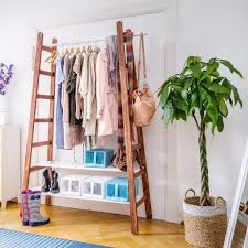 So bauen sie eine garderobe aus birkenholzstammen ratgeber bauhaus. Leiter Garderobe Selber Bauen Diy Bauanleitung Bei Westfalia Versand Deutschland
