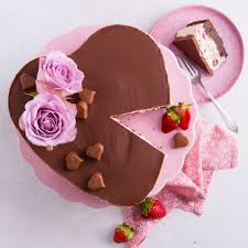 Valentinstagstorte Mit Milka Pralines Rezept In 2020 Leichte Desserts Schokoladen Rezepte Dessert Schokolade