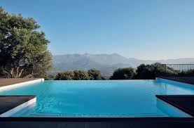 Maison Corse Les Plus Belles Maisons De L Ile De Beaute Piscine Hors Sol Piscine Piscine A Debordement