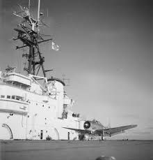 Aeronautique Navale Sur Les Porte Avions Colossus Futur Arromanches Et Dixmude En Mer Mediterranee Ecpad Aircraft Carrier Aviation Aircraft