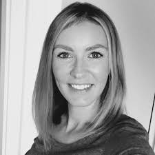 Ramona Becker's Instagram, Twitter & Facebook