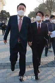 20.02.2022 · 안철수 국민의당 대선 후보가 20일 오후 서울 여의도 국회 소통관 긴급기자회견에서 윤석열 국민의힘 후보와의 단일화 결렬을 선언했다. Tzbdnxw8og8i3m