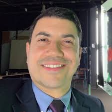 El cantante ecuatoriano Diego Gallardo, falleció la tarde de este 9 de  enero, como consecuencia de una bala perdida. La información se conoció en  las últimas horas a través de las redes