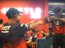 Chris Gayle Brightens Gloomy Chinnaswamy As RCB Vs KKR Gets Washed Out:  Watch - News18