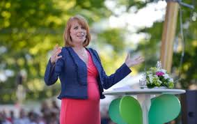 Nu tar de upp debatten. Almedalen15 Reinfeldt Revival Med Annie Loof