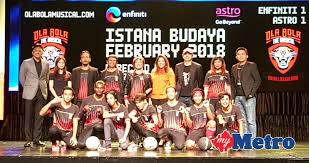 Perdana menteri tun dr mahathir mohamad dan isteri tun dr siti hasmah mohamad ali hadir menyaksikan pementasan ola bola the musical (obm) 2019, di istana budaya di kuala lumpur, malam ini. Ola Bola Ke Pentas Istana Budaya