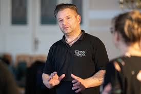 Selbsttest Sushi-Kurs: sh:z-Reporterin Lisa Strobel wird in nur d