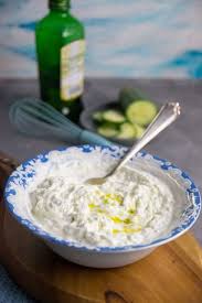 Kinderleichtes Rezept Fur Griechischen Tzatziki Fertig In Wenigen Minuten Rezept Tzatziki Rezept Tzatziki Rezepte