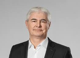 Ursula Buck's Instagram, Twitter & Facebook