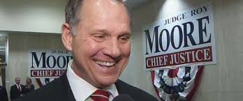 Alabama, vince Roy Moore: l'America va ancora più a destra di Trump