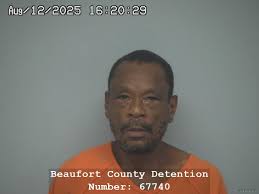 Jordan James Gunter Beaufort, South Carolina http://Arre.st/SC-1000706177