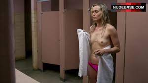 Taylor Schilling Topless – Orange Is The New Black (0:16) | NudeBase.com