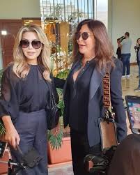 اجمل فساتين نوال الزغبي و5 حيل تزيد طولها ستايل النجمات. Ù…ÙˆØª Ø³ÙŠÙ…ÙˆÙ† Ø£Ø³Ù…Ø± ÙŠÙ‚Ø±Ø¨ Ø¥Ù„ÙŠØ³Ø§ Ù…Ù† Ù†ÙˆØ§Ù„ Ø§Ù„Ø²ØºØ¨ÙŠ Et Ø¨Ø§Ù„Ø¹Ø±Ø¨ÙŠ