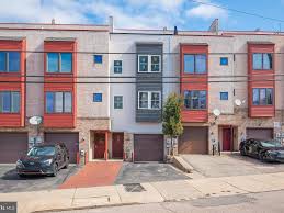 4041 Cresson St, Philadelphia, PA 19127