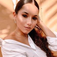 Nadia Diaz's Instagram, Twitter & Facebook