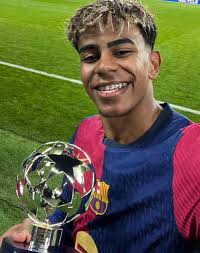 ✨🔵🔴 Barcelona are the only team in Europe's top 5 leagues to have 𝐭𝐰𝐨  𝐝𝐢𝐟𝐟𝐞𝐫𝐞𝐧𝐭 𝐩𝐥𝐚𝐲𝐞𝐫𝐬 score 10 or more goals this season:  Robert Lewandowski (15) and Raphinha (11). [Opta]