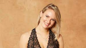 Peter was born in 1932, in sevenoaks kent england. Bachelor Kandidatin Kim Denise Macht Beziehung Zu Shuttle Fahrer Der Show Offentlich