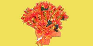 Wednesday, the candy exchange vending machine will service new yorkers in washington square park by exchanging 10,000 reese's. This Reese S Chocolate Bouquet Is A Great Valentine S Day Gift