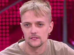 Жена руни поверила, что он не изменял ей в отеле с полуголыми подругами. Syn Sergeya Zvereva Stal Bomzhom Mk