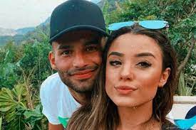Isadora pompeo e thiago maia haviam anunciado o noivado no dia 1º de outubro, por meio de um vídeo, nas redes sociais. Apos Casamento Relampago Cantora Gospel Isadora Pompeo Desabafa