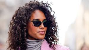 Wavy hair is not problem hair, despite what you might have read or been in fact, wavy hair is luscious, beautiful and unique. Beauty Editors Influencers And Experts Reveal Their Air Drying Routines For Wavy Curly And Coily Hair Allure